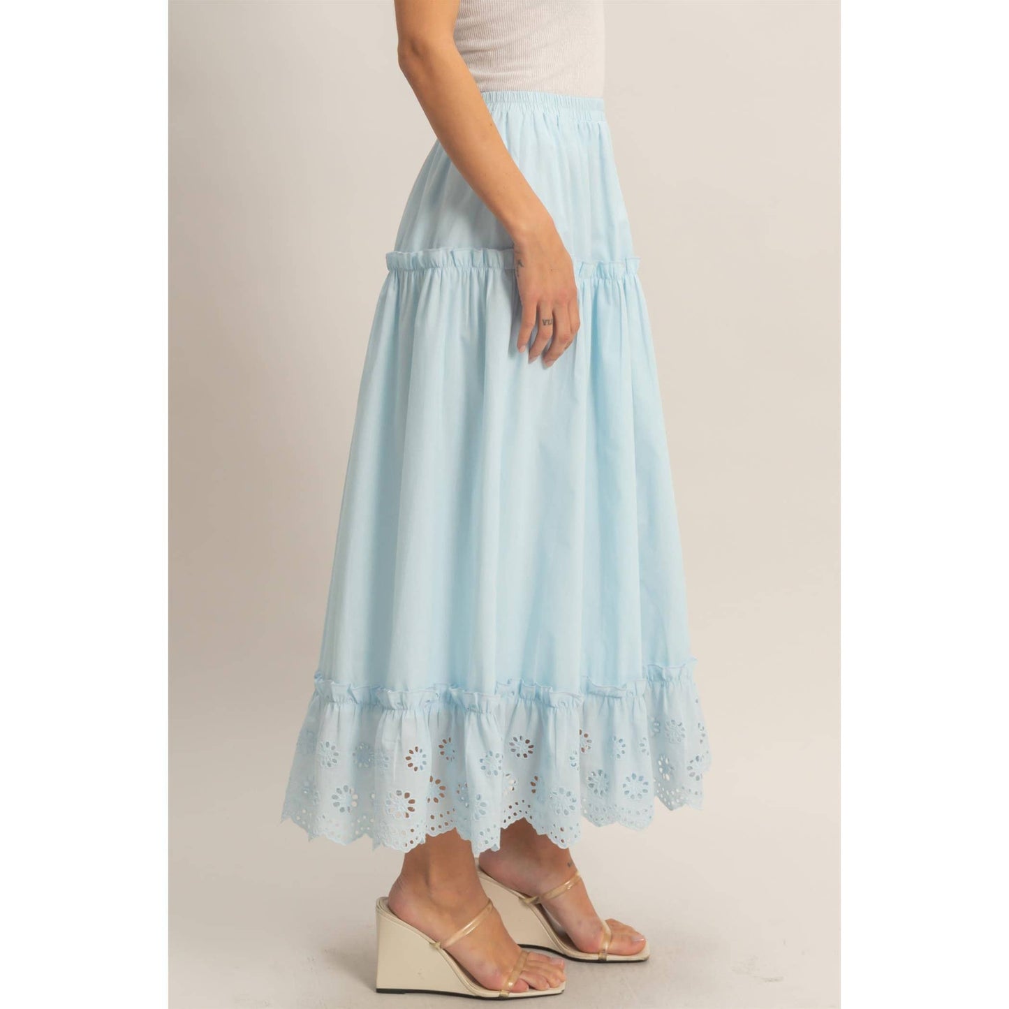Falda Maxi con Ojales en Capas