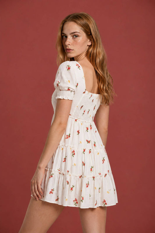 Vestido mini floral con escote cuadrado, mangas abullonadas y falda de volantes en capas