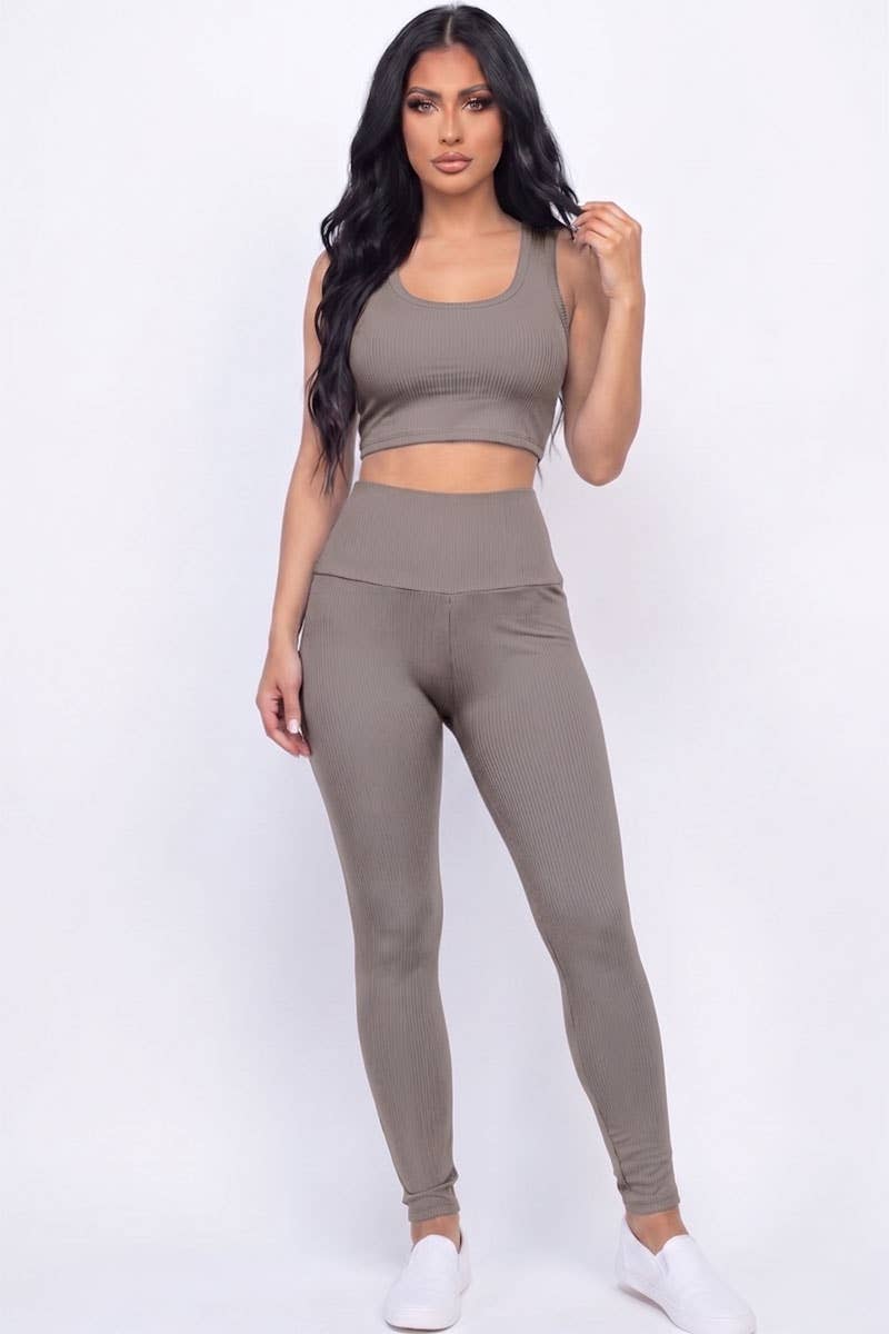 Conjunto de top corto acanalado y leggings