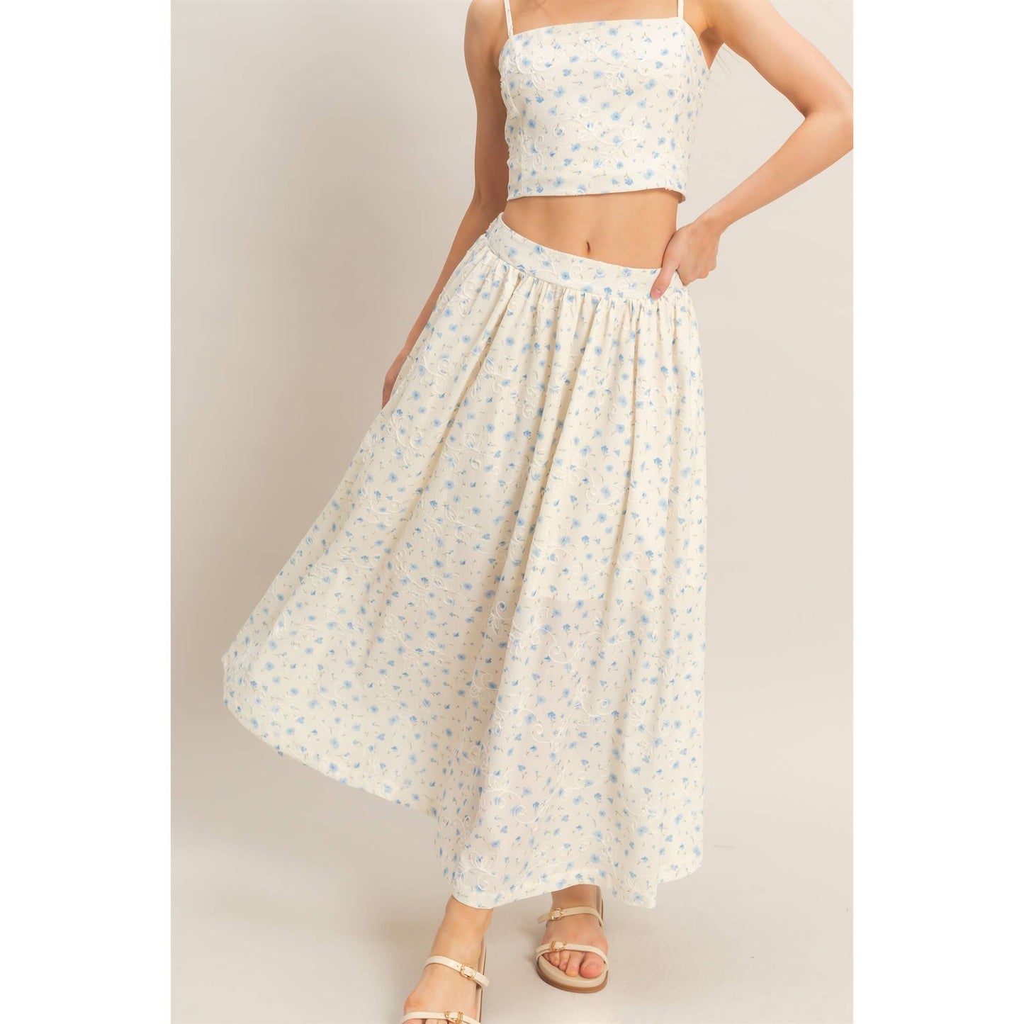 Maxi falda con bordado floral