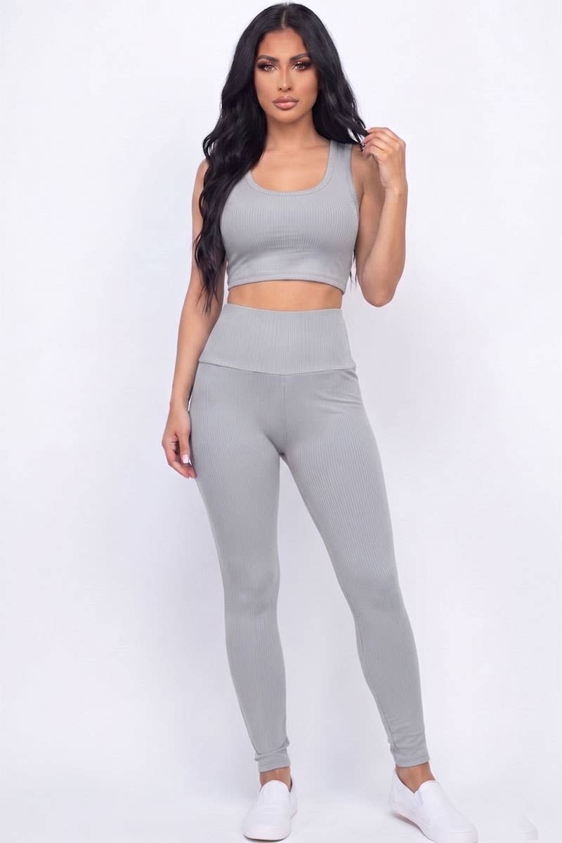 Conjunto de top corto acanalado y leggings