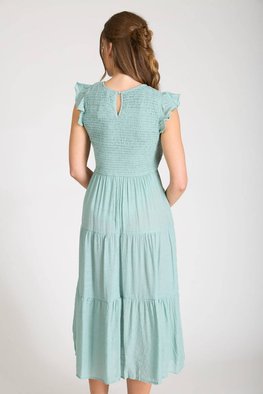 Vestido midi con mangas cortas y fruncido en capas