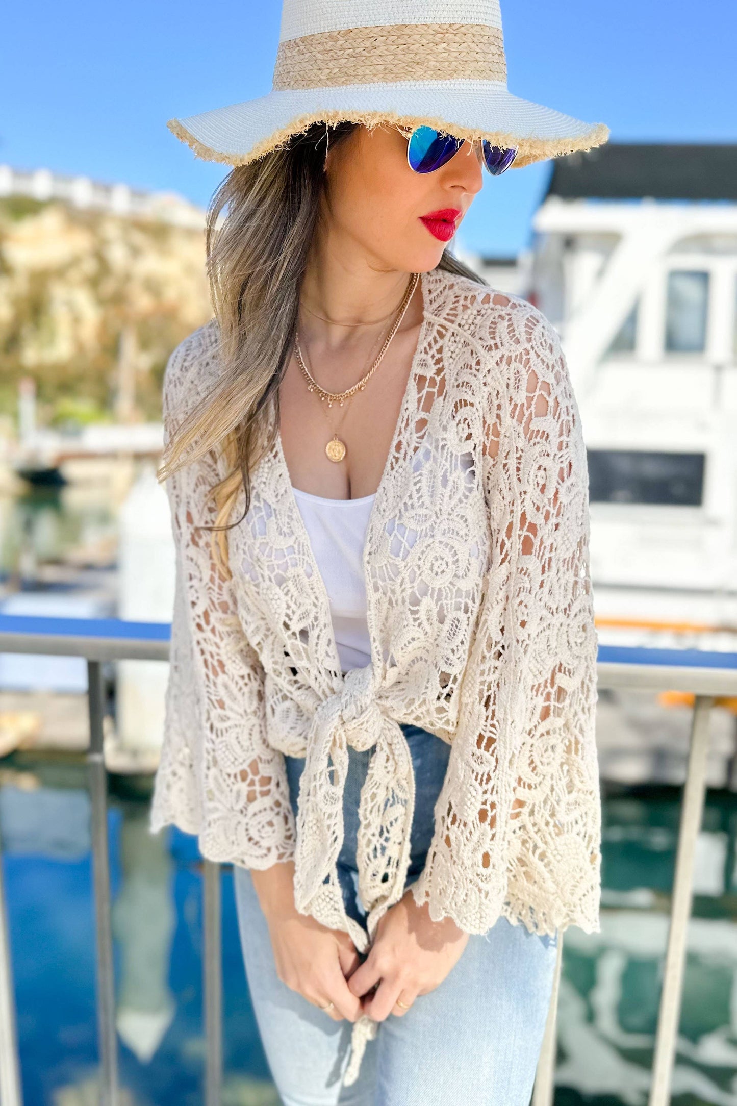 Cárdigan de crochet con lazo — Superventas boho para capas de verano