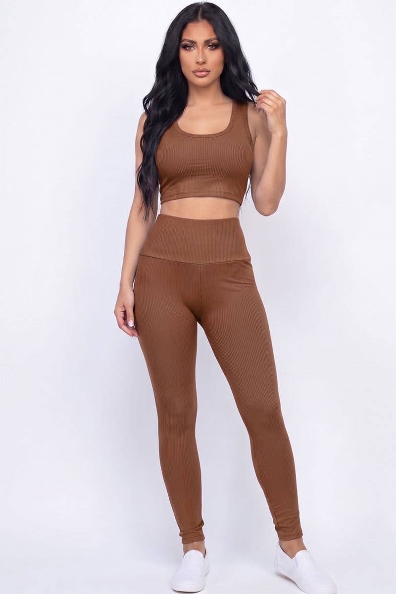 Conjunto de top corto acanalado y leggings