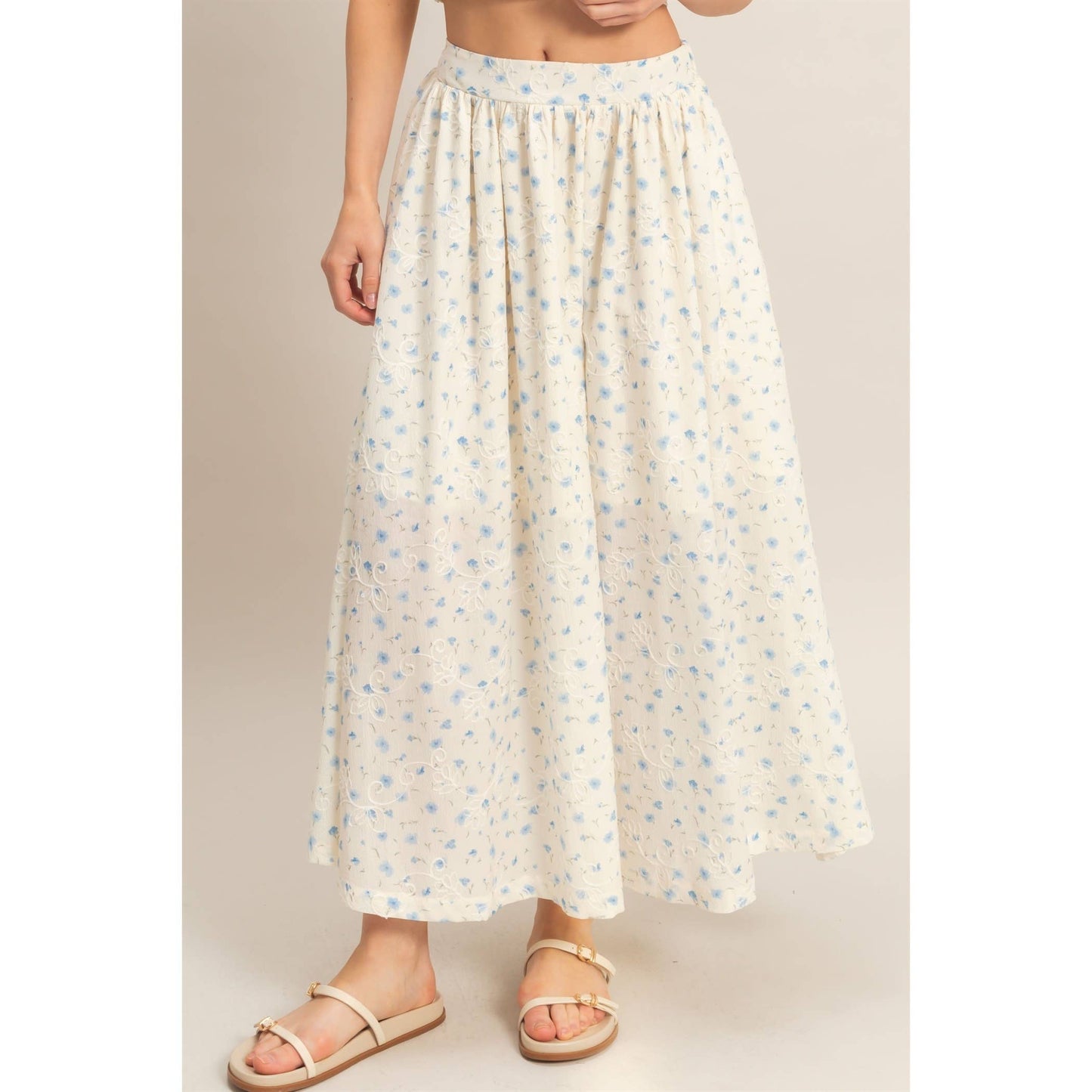 Maxi falda con bordado floral
