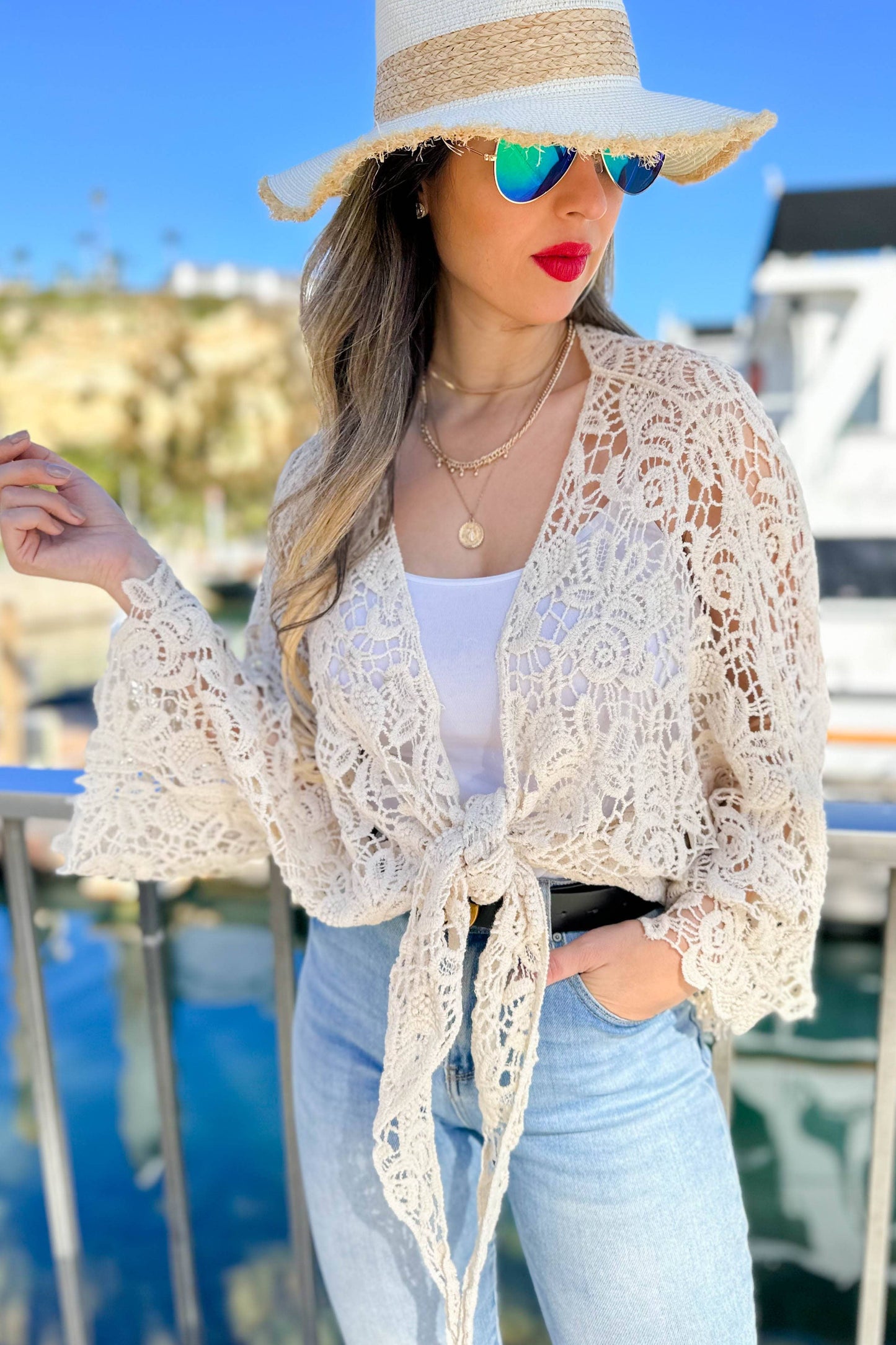 Cárdigan de crochet con lazo — Superventas boho para capas de verano