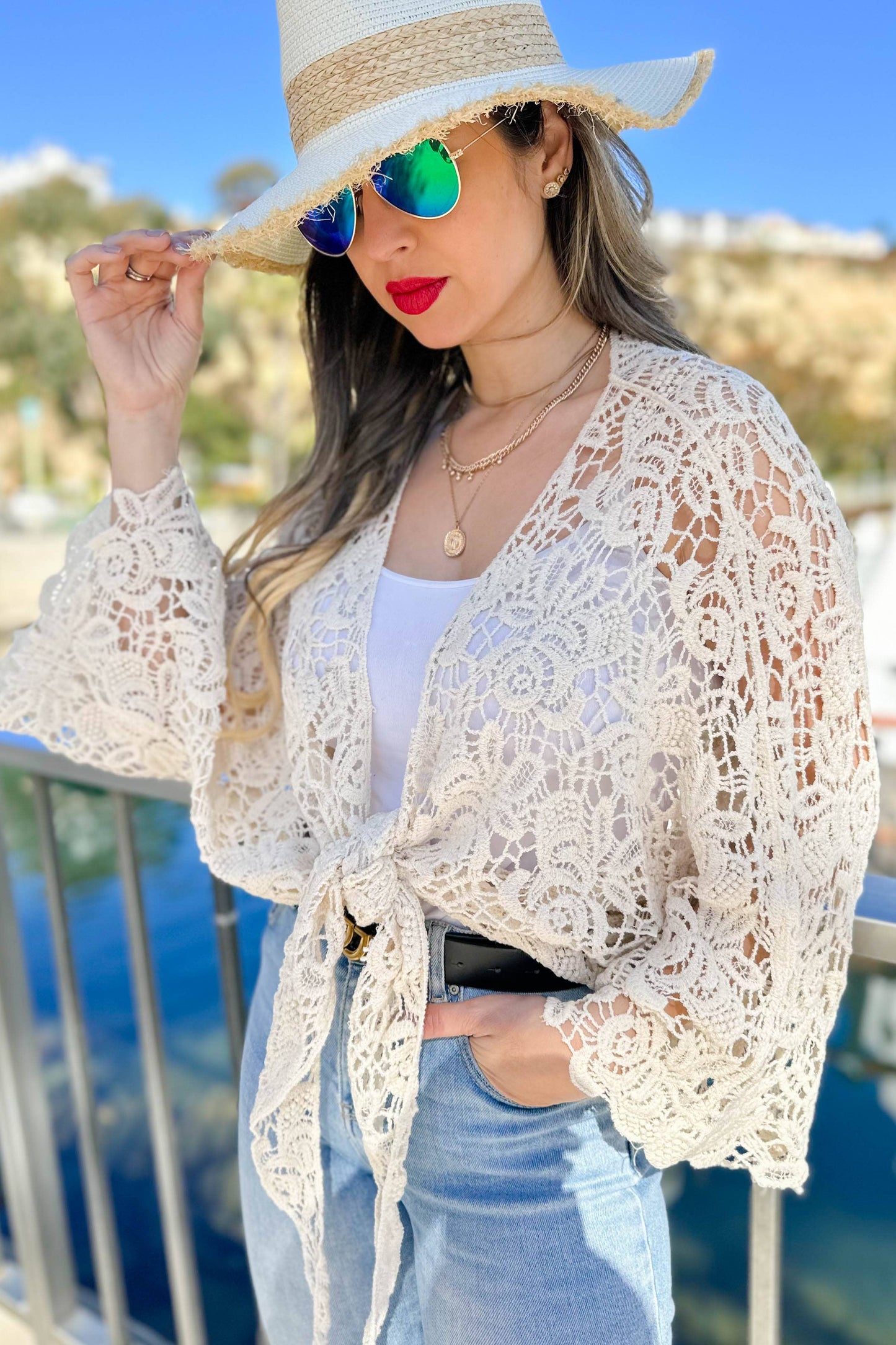 Cárdigan de crochet con lazo — Superventas boho para capas de verano
