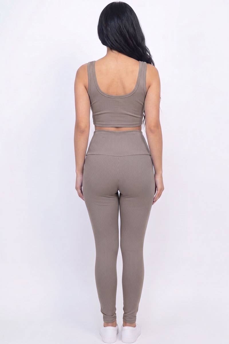 Conjunto de top corto acanalado y leggings